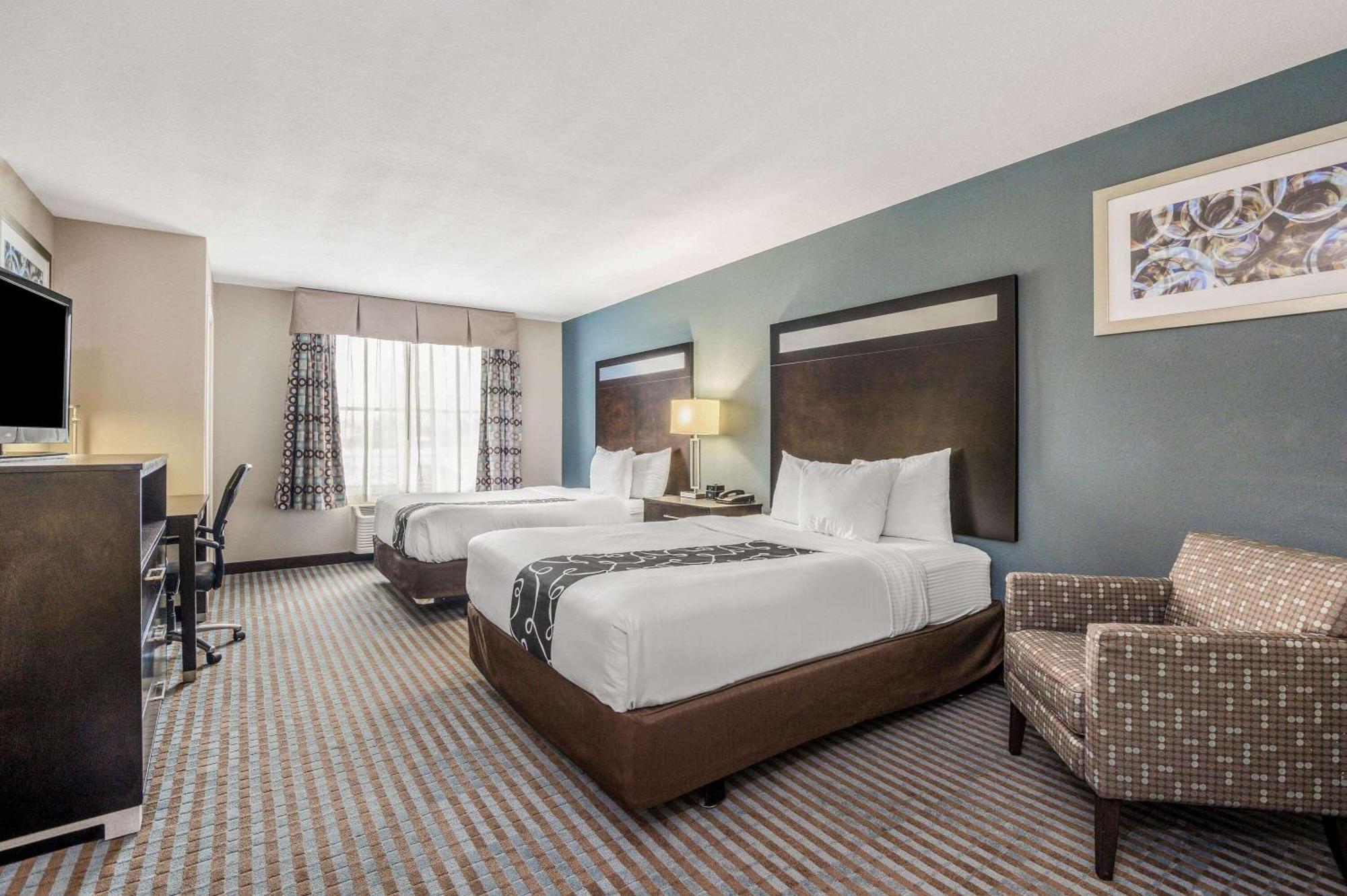 La Quinta Inn & Suites Casino And Bar By Wyndham Glendive Room photo
